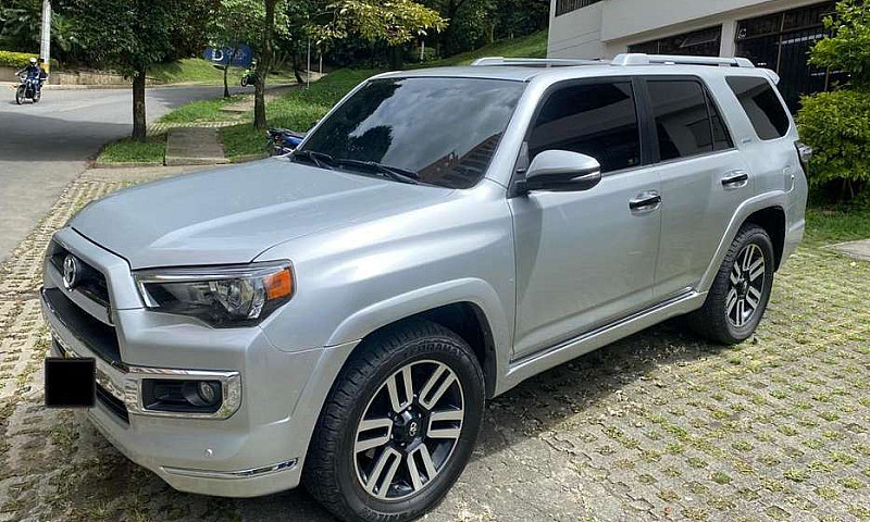 Vendo Toyota 4Runner...