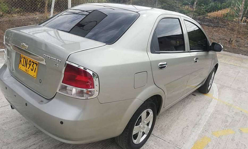 Vendo Chevrolet Seda...