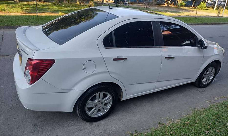 Chevrolet Sonic 2014...