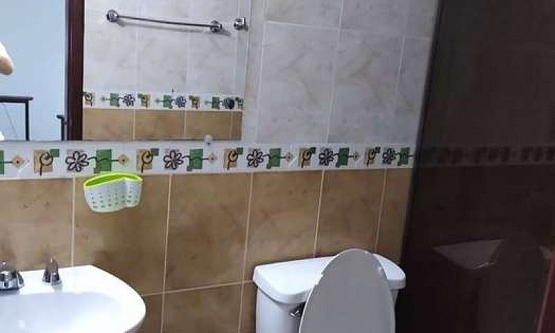 Vendo Amplia Casa Pr...