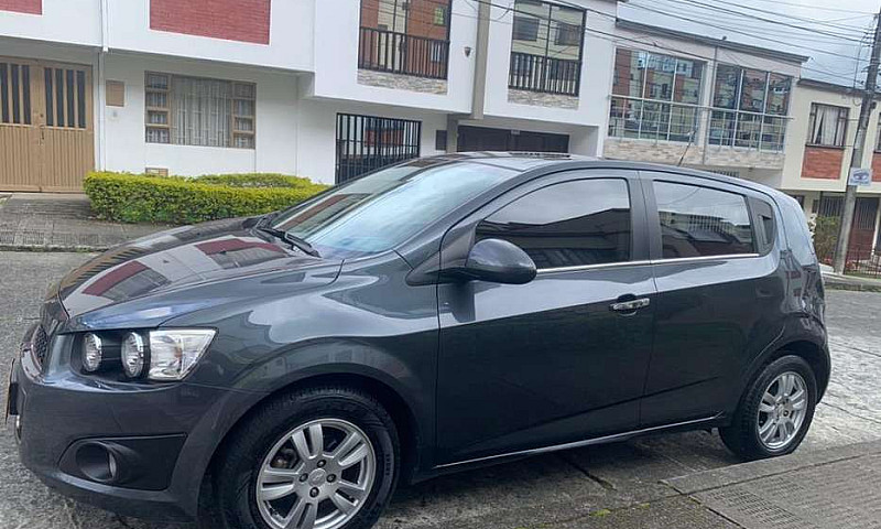Chevrolet Sonic 2013...