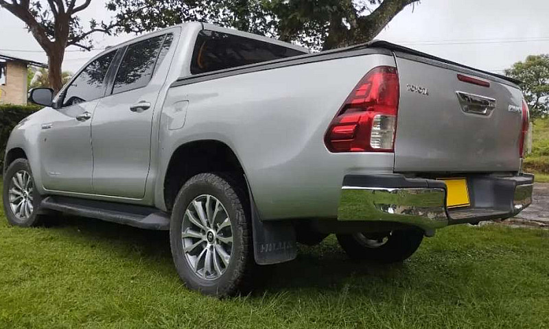 Toyota Hilux 2017 Do...
