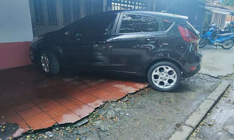 Se Vende Ford Fiesta...