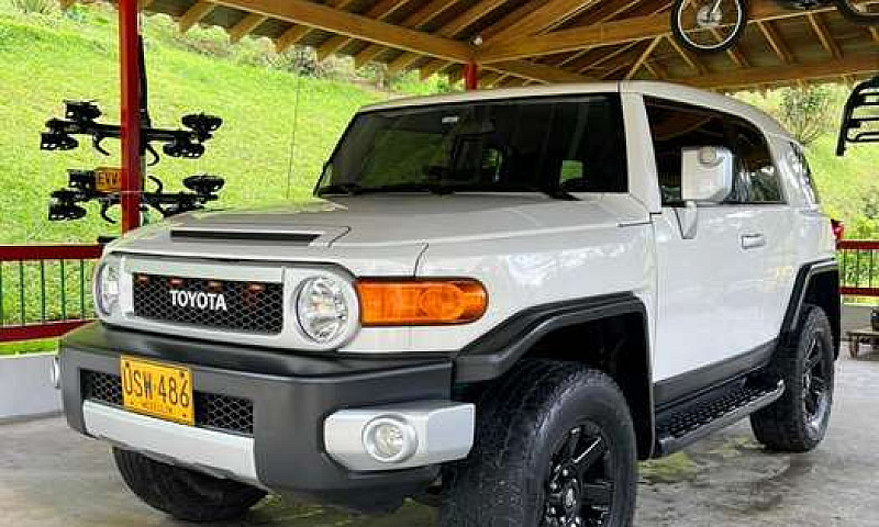 Toyota Fj Cruser 4.0...