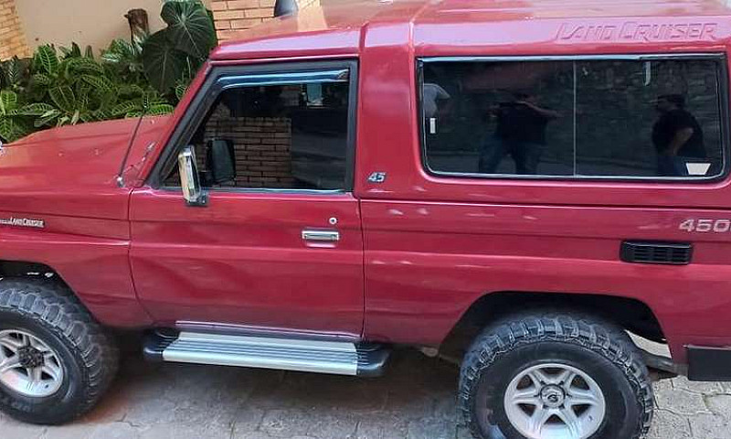 Camioneta Toyota Lan...