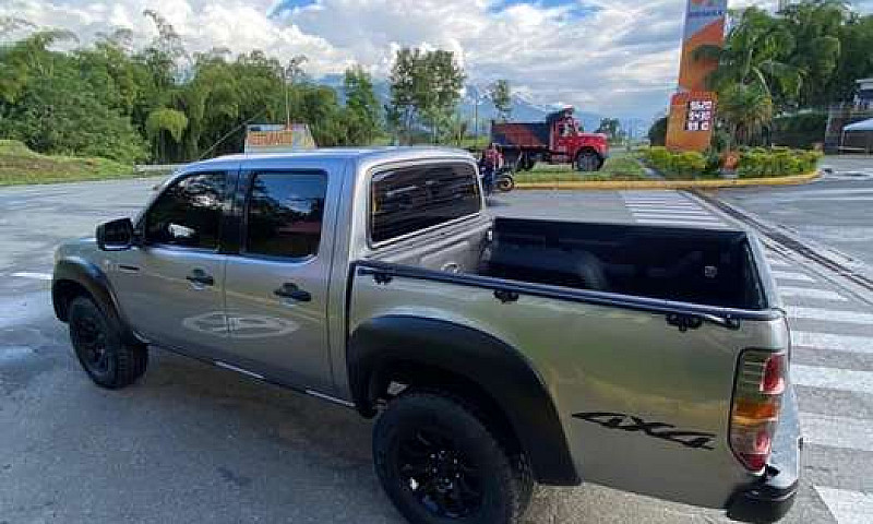 Vendo Mazda Bt 50 4X...