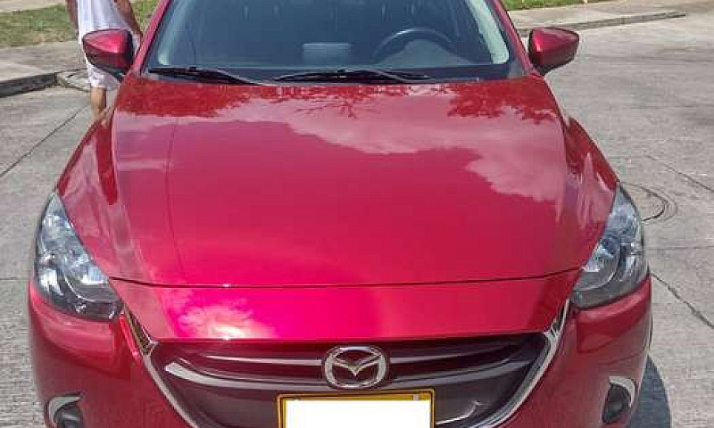 Vendo Mazda 2 Tourin...