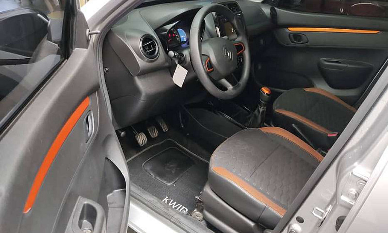 Renault Kwid Outside...