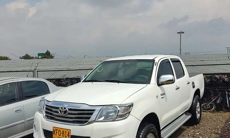 Toyota Hilux 4*4 Ful...