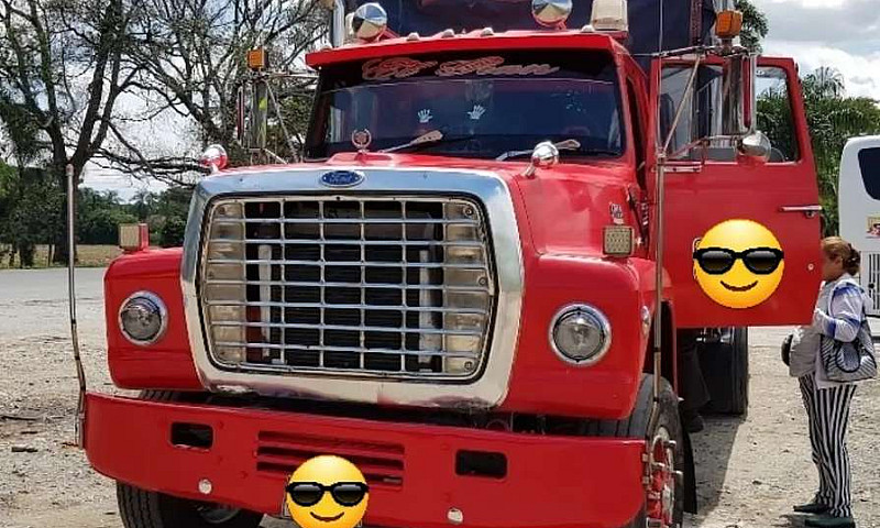 Vendo Ford 8000 Mode...