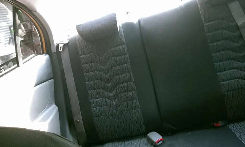 Vendo Kia Sephia...