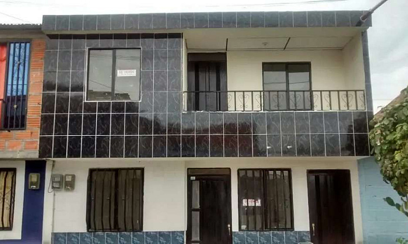Casa De Dos Pisos...