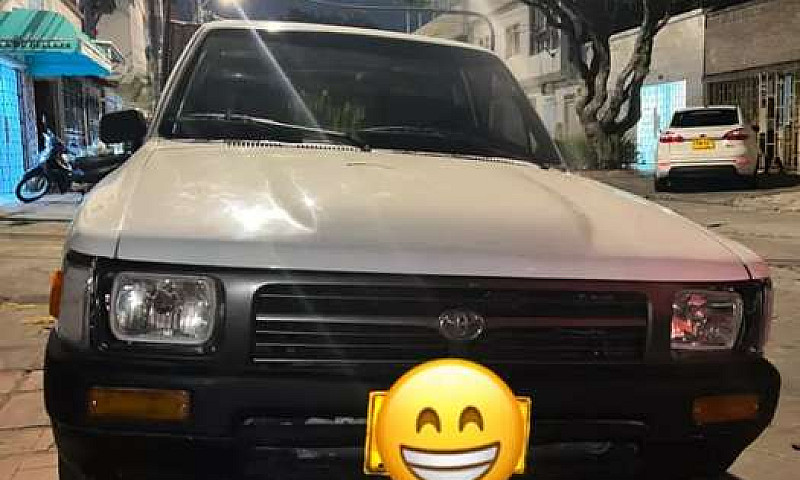 Vende Camioneta Toyo...
