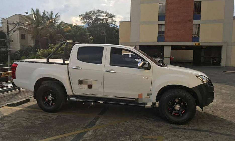 Vendo Dmax 4*4 Excel...