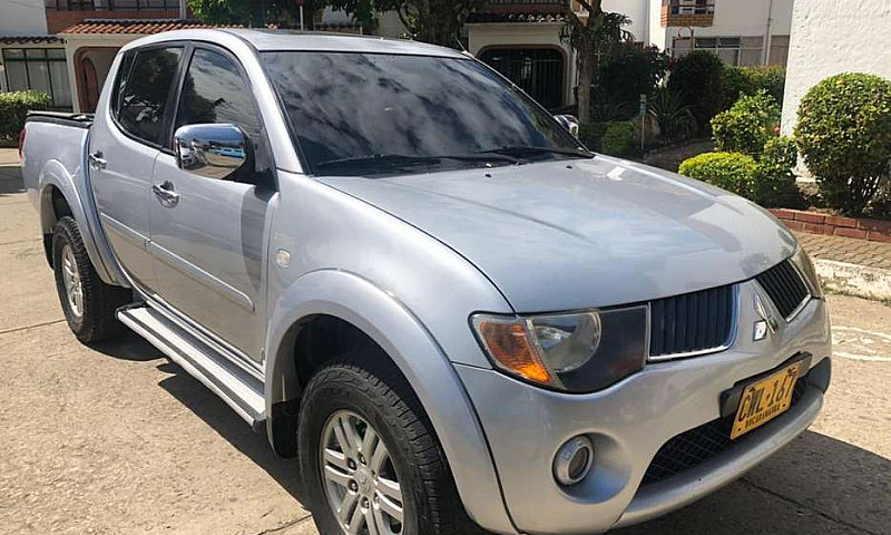 Mitsubishi Sportero ...