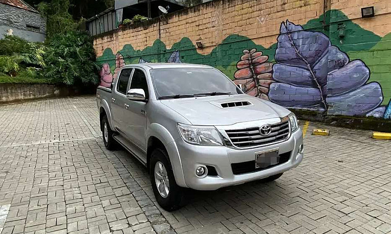 Toyota Hilux Srv...