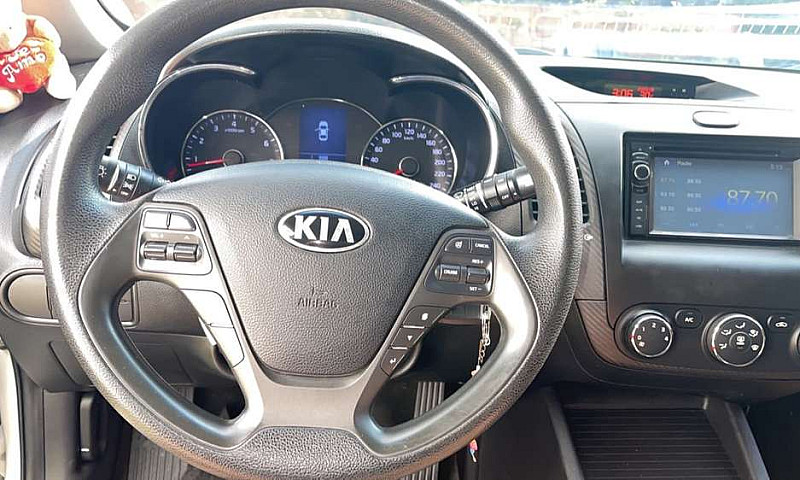 Hermoso Kia Cerato P...
