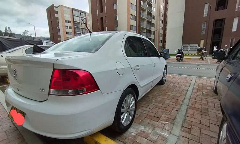 Volkswagen Gol Sedan...