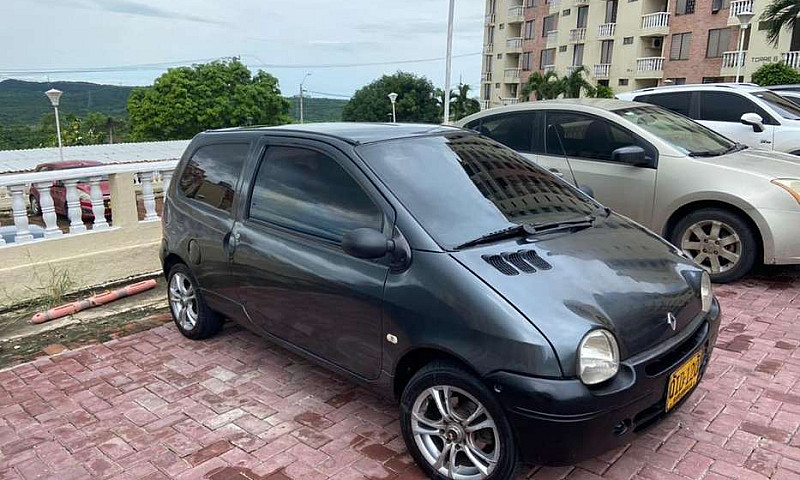 Hermoso Twingo Model...