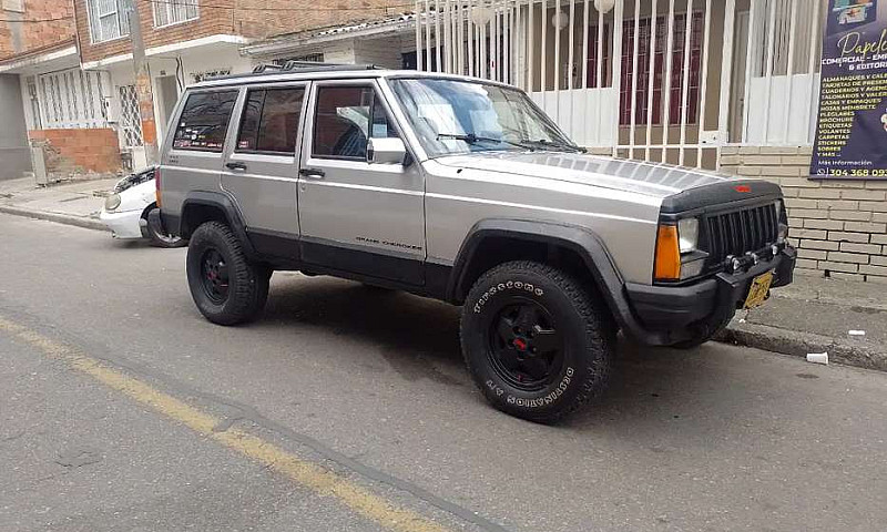 Jeep Cherokee Mod 19...