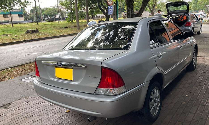 Ford Laser 2006 Mecá...