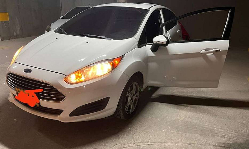 Se Vende Ford Fiesta...