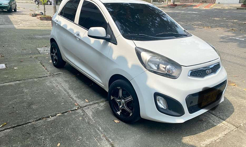 Vendo Kia Picanto Io...