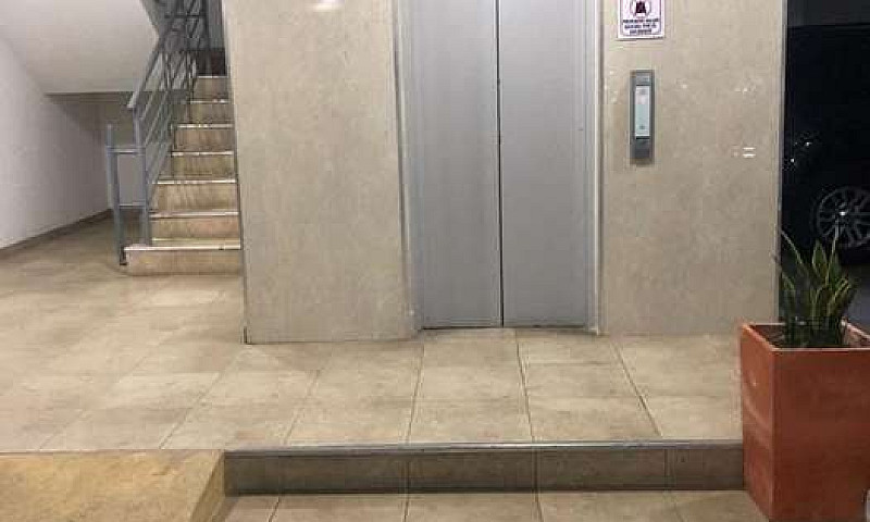 Apto En Arriendo...