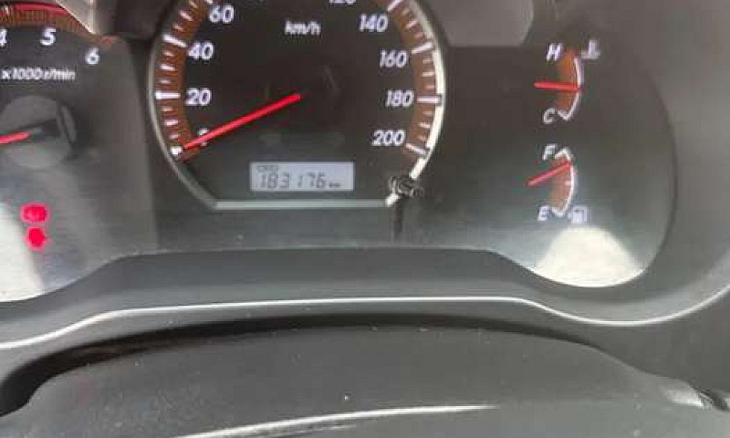 Toyota Hilux Vigo 20...