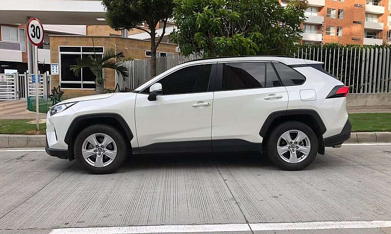 Rav4 2,0 2020...