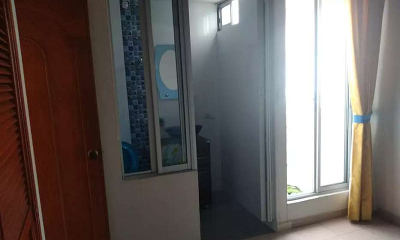 Se Arrienda Habitaci...