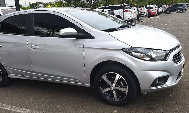 Vendo Chevrolet Onix...