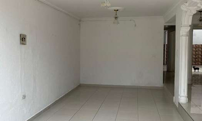 Se Vende Casa...