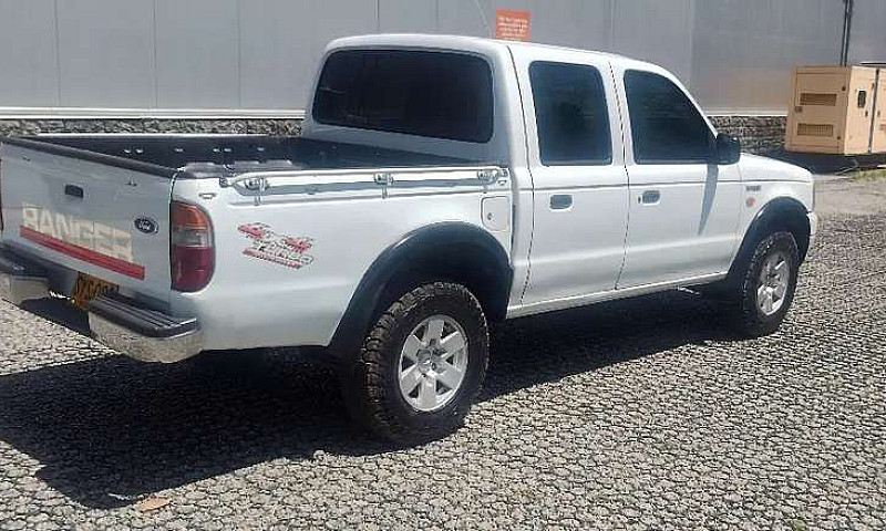 Vendo Camioneta Ford...