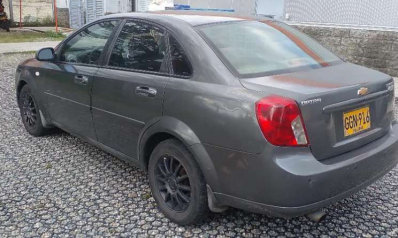 Vendo Automóvil Chev...