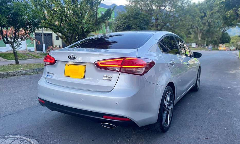 Vendo Kia Cerato Pro...
