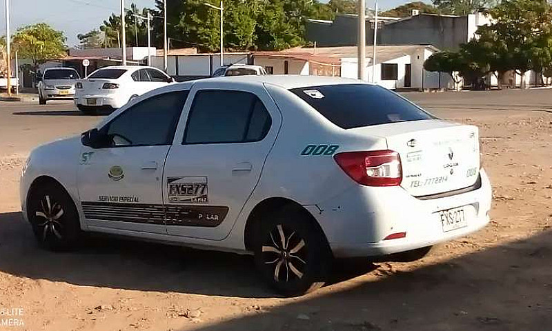 Hermoso Taxi Renot L...