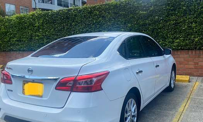 Nissan Sentra Blanco...