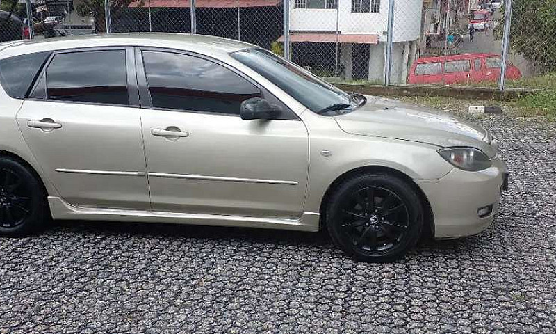 Vendo Automóvil Mazd...