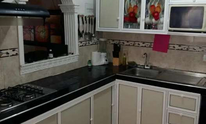 Se Alquila Casa En M...