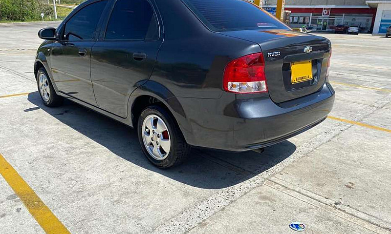 Aveo Sedan 1.6. Gris...