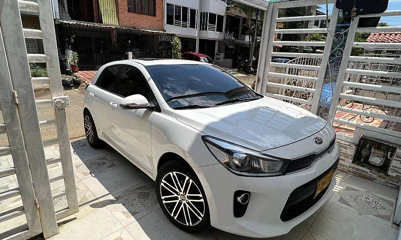 Vendo Kia Rio Versio...