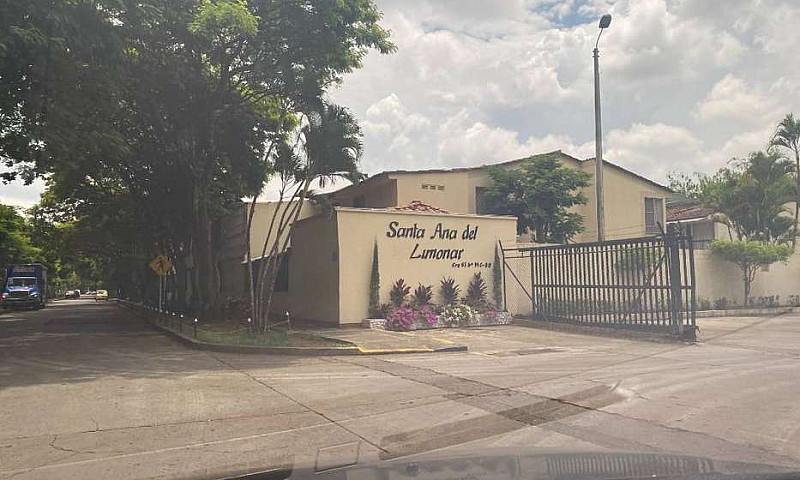 Casa Conjunto Reside...