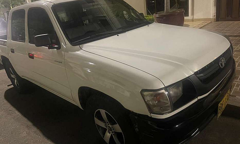 Vendo Toyota Hilux, ...