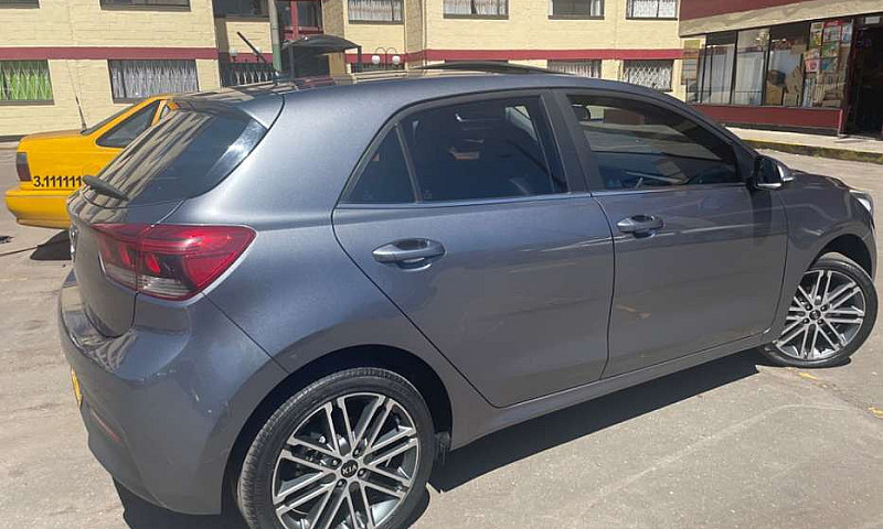 Vendo Kia Rio 2018 V...