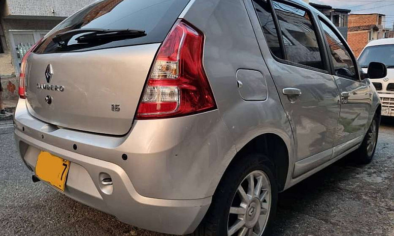 Renault Sandero Dyna...