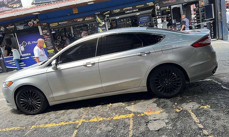 Vendo Ford Fusion...