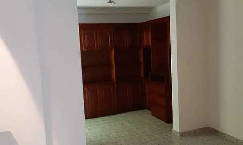 Venta Casa. 3 Pisos ...