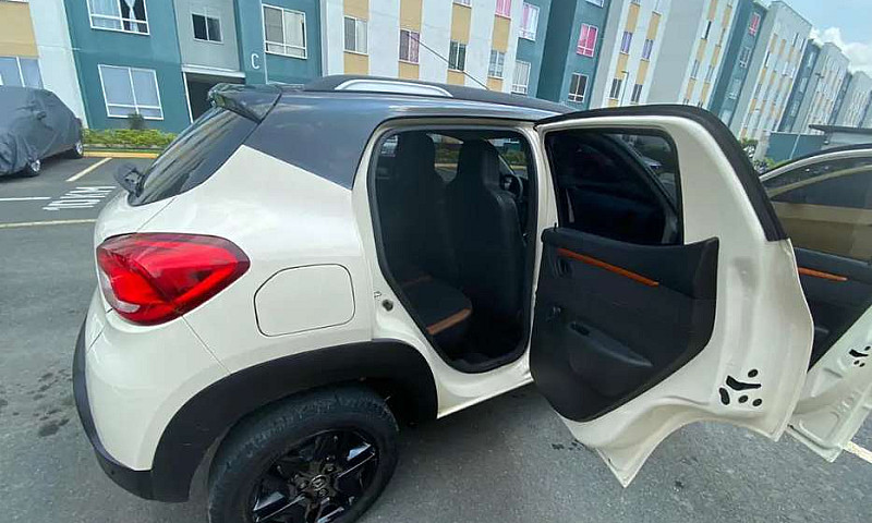 Se Vende Kwid Outsid...