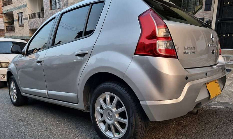 Renault Sandero Dyna...